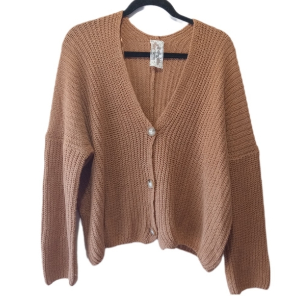 Sadie & Sage Brown Orange Oversized Knit Cardigan Short Length 3 Buttons Medium - Picture 1 of 7